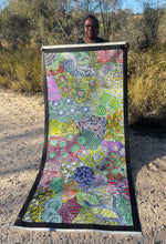 Load image into Gallery viewer, Karen Bird Ngale Awelye Art by Farquhar Artist Photo
