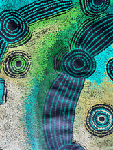 Load image into Gallery viewer, Minya Malilu green dot close up 
